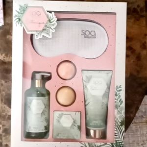 Skincare Cleanser & Exfoliant Set - Green and Pink
